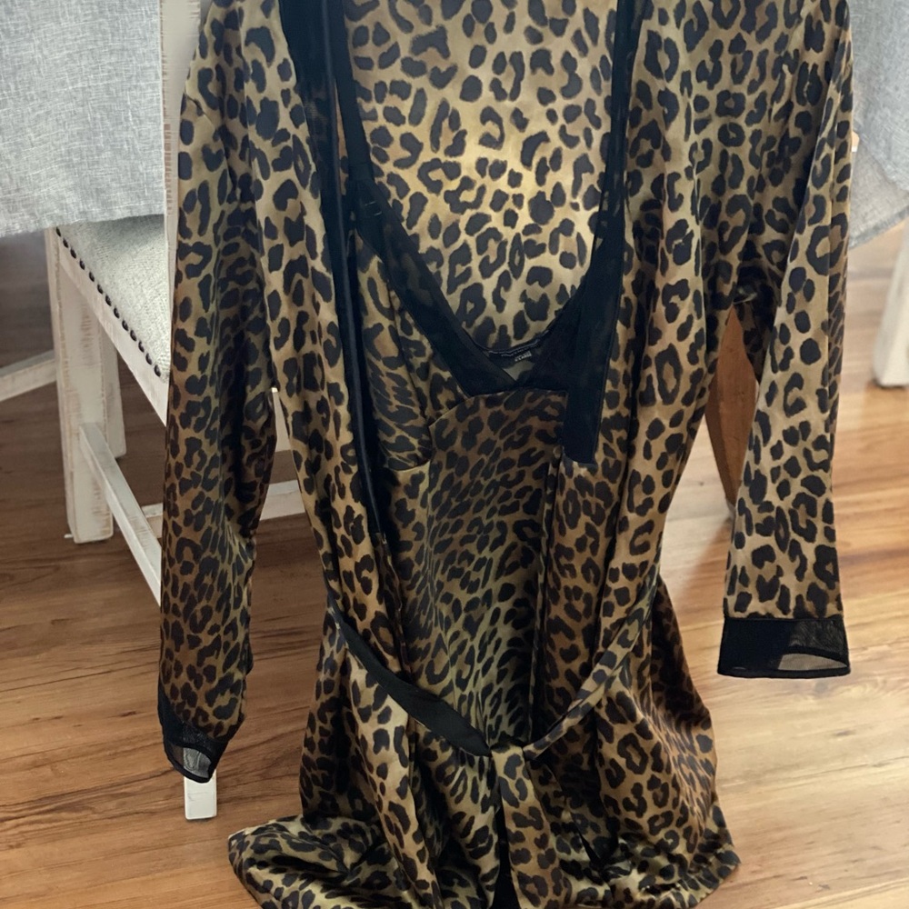 Jones New York Brown and Black Leopard Print Robe With Matching Night Grown